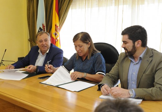 A Xunta e o concello da Laracha asinan o convenio que permitirá incrementar a capacidade de tratamento da EDAR